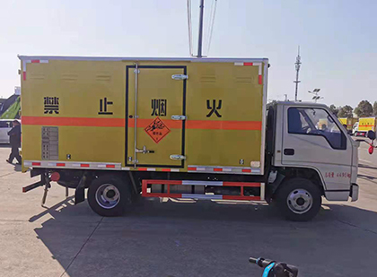 南陵爆破器材运输车技术升级与安全合规新趋势
